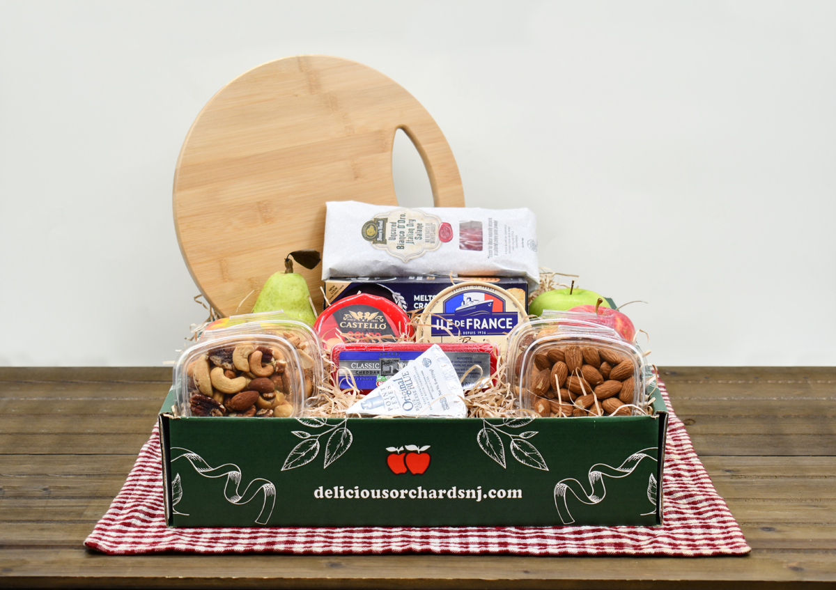Deluxe Charcuterie Box - with Cutting Board