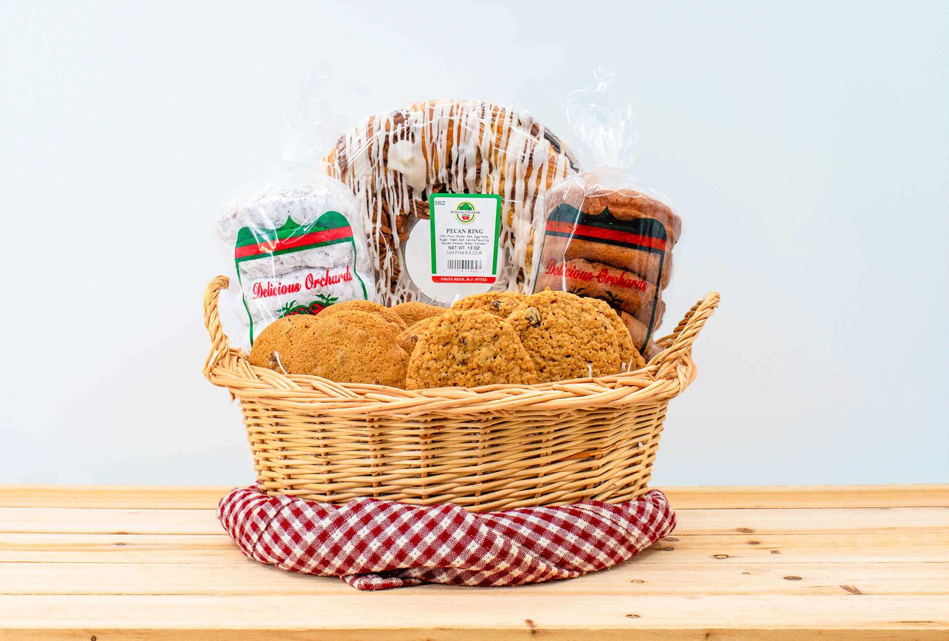 Colts Neck Bakery Sampler Basket (DR)